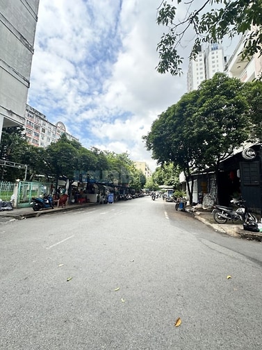 Chính chủ bán chung cư Hoà Bình Q10 - Ngay trường đua phú thọ