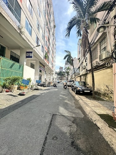 Chính chủ bán chung cư Hoà Bình Q10 - Ngay trường đua phú thọ