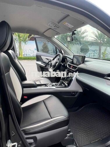 Toyota Veloz Cross 2023 Đen 7 chỗ
