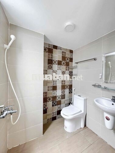Căn hộ full nội thất ban công lớn khu Ngã Tư Phú Nhuận - Chợ Bà Chiểu