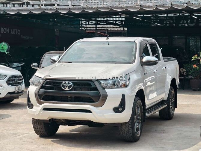 Toyota Hilux 2021 Màu Trắng .Số Tự Động