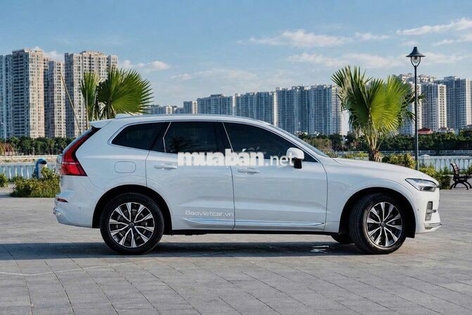 VOLVO XC60 2023 B6 TRẮNG