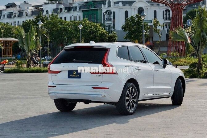 VOLVO XC60 2023 B6 TRẮNG