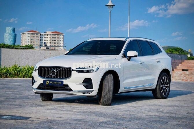 VOLVO XC60 2023 B6 TRẮNG