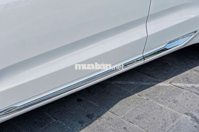 VOLVO XC60 2023 B6 TRẮNG