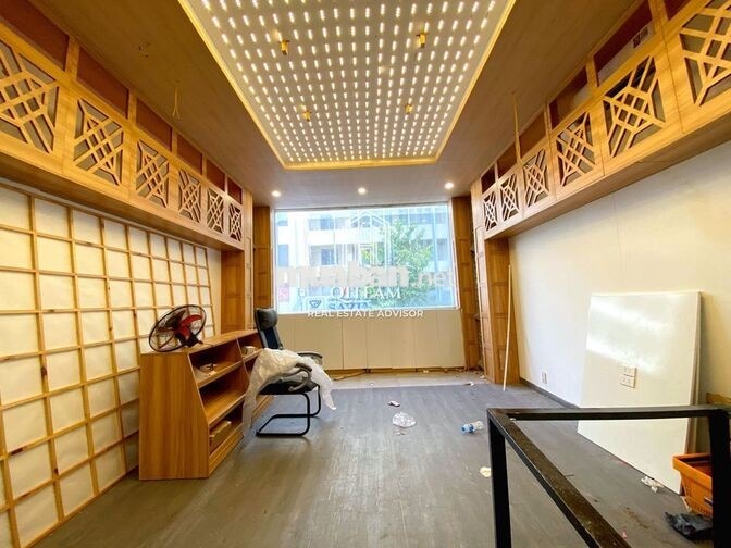 Spa- tiệm tóc 173 Nguyễn Công Trứ, Q1. Dt: 5x20m, Kc: trệt 4 lầu
