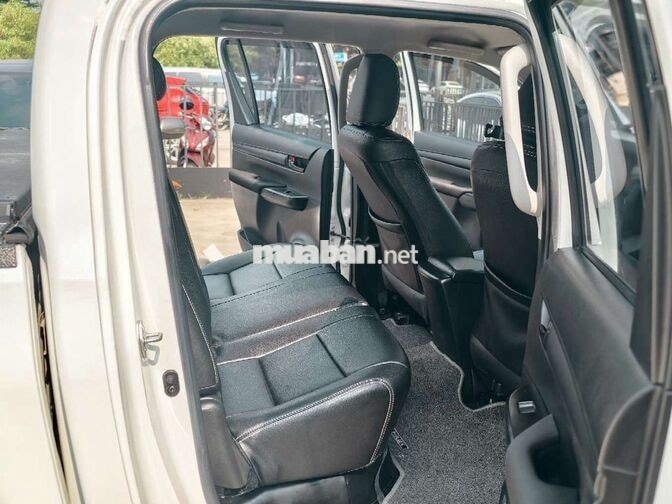 Toyota Hilux 2021 Màu Trắng .Số Tự Động