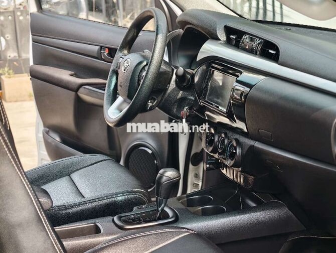 Toyota Hilux 2021 Màu Trắng .Số Tự Động