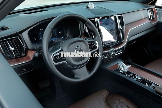 VOLVO XC60 2023 B6 TRẮNG