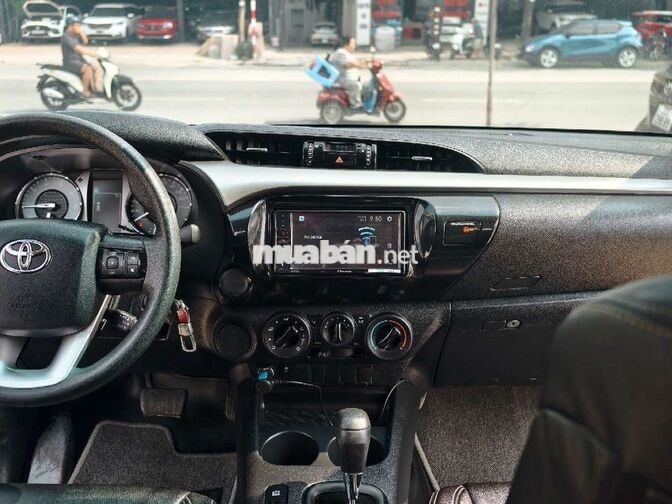 Toyota Hilux 2021 Màu Trắng .Số Tự Động