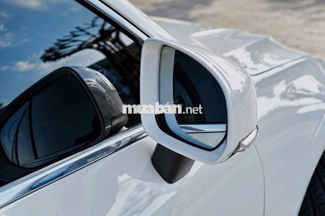 VOLVO XC60 2023 B6 TRẮNG