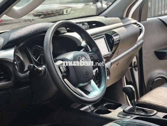 Toyota Hilux 2021 Màu Trắng .Số Tự Động