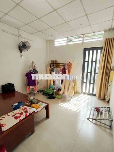 Nhà 28M2 (3.5x8) C4 SẠCH SẼ - Ở Tốt AN NINH - GẦN CHợ.