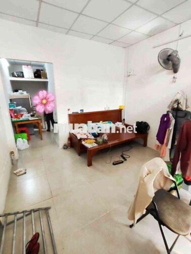 Nhà 28M2 (3.5x8) C4 SẠCH SẼ - Ở Tốt AN NINH - GẦN CHợ.