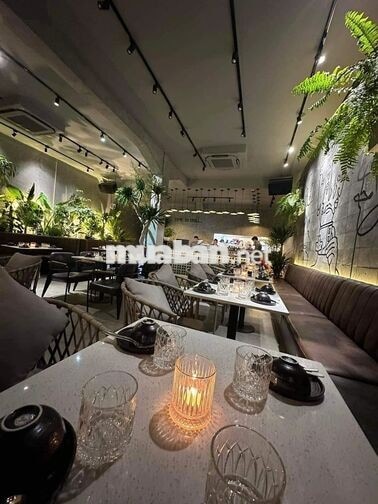 MT Cafe - nhà hàng 60 Trần Hưng Đạo, Q1. Dt: 8x20m, Kc: trệt 1 lầu