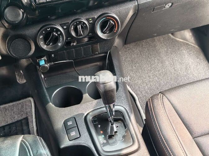 Toyota Hilux 2021 Màu Trắng .Số Tự Động