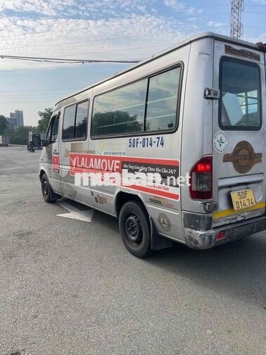 Xe van Mercedes-Benz Sprinter 6 chỗ Bạc
