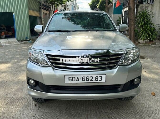 Toyota Fortuner 2014 7 chỗ Bạc 82.000 km