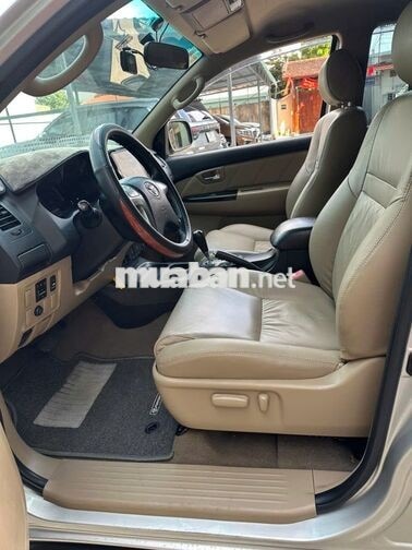 Toyota Fortuner 2014 7 chỗ Bạc 82.000 km