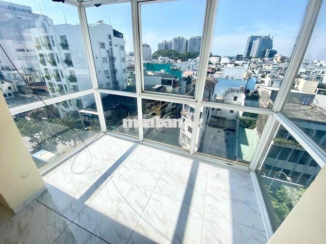 Mb  nguyen lầu 5 ngay góc ngã ba