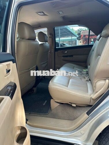 Toyota Fortuner 2014 7 chỗ Bạc 82.000 km