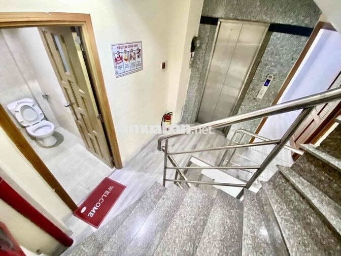 Mb  nguyen lầu 5 ngay góc ngã ba