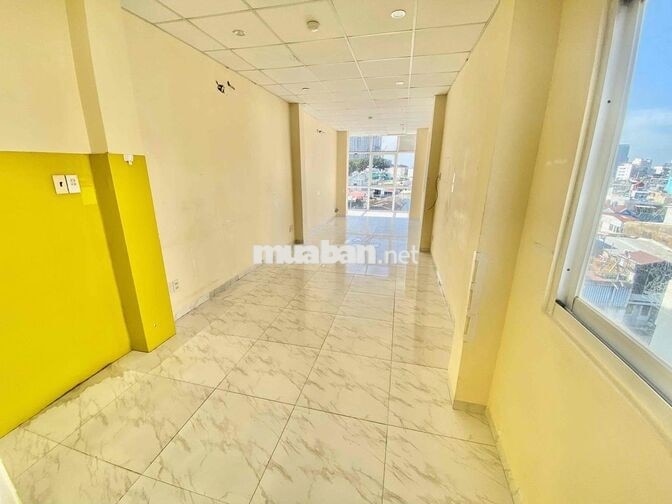 Mb  nguyen lầu 5 ngay góc ngã ba