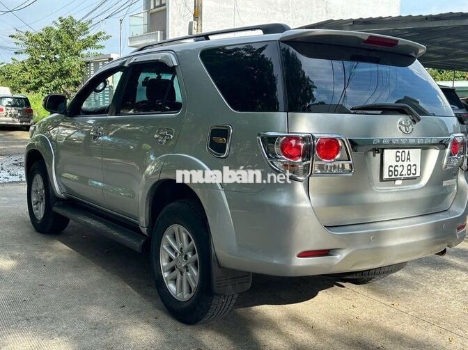Toyota Fortuner 2014 7 chỗ Bạc 82.000 km