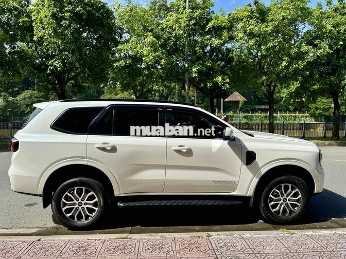 Ford Everest Ambient 2024 7 chỗ 26.000 km
