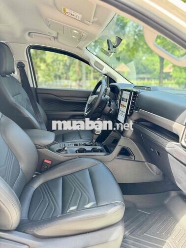 Ford Everest Ambient 2024 7 chỗ 26.000 km