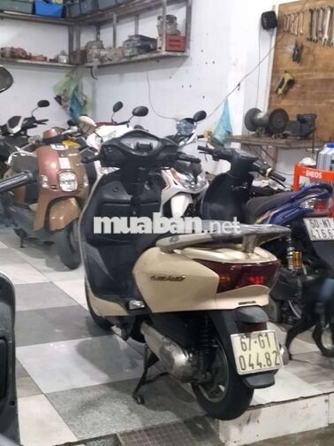 Honda Lead màu Vàng kem