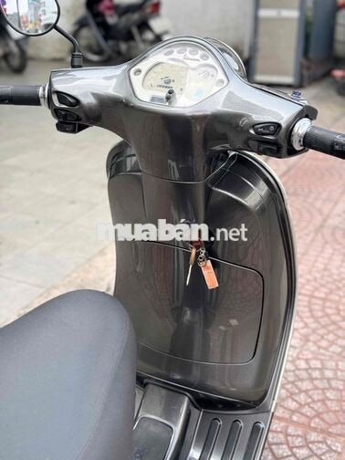 Piaggio Vespa LX125 3Vie 2014 Xám Titan . BSTP