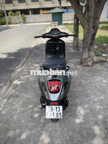 Piaggio Vespa Sprint Xám dk2019