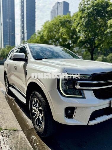Ford Everest Ambient 2024 7 chỗ 26.000 km