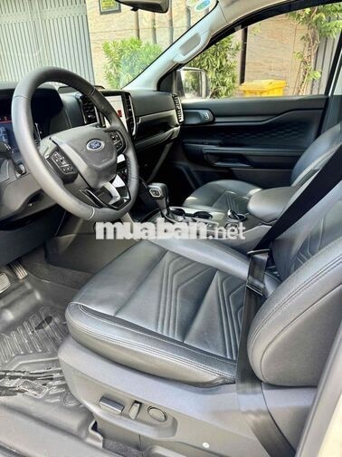Ford Everest Ambient 2024 7 chỗ 26.000 km