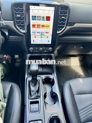 Ford Everest Ambient 2024 7 chỗ 26.000 km