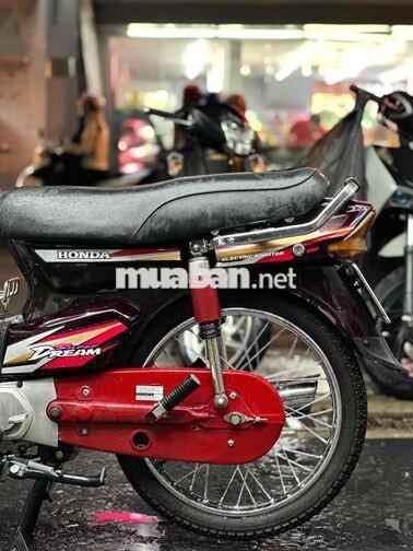 Honda Dream Trung Quốc màu Đỏ mận
