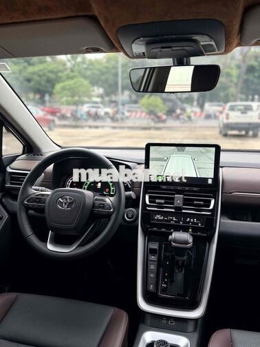 Toyota Innova Cross 2025 Bản 2.0V Xăng Cao Cấp