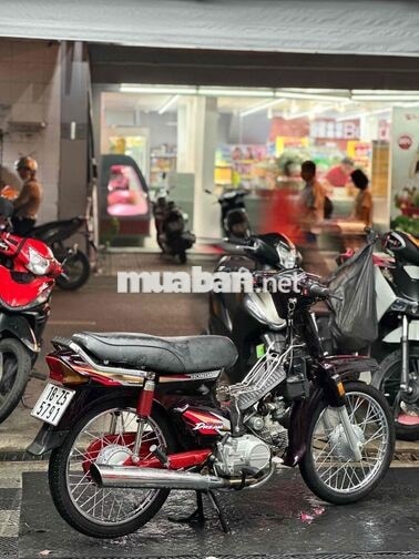 Honda Dream Trung Quốc màu Đỏ mận