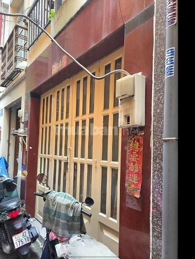 Bán nhà Đề Thám Q1 dt 3,3x8m 4 tầng BTCT 10m ra mặt tiền chỉ 6,9 tỷ.