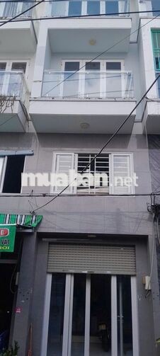 Cho thuê nhà 4PN, 3WC, sân thượng, hẻm 6,5m Bùi Văn Ba