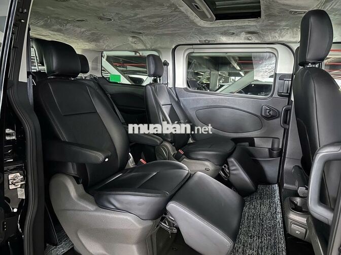 Ford Tourneo 2019 Titanium 7 chổ MPV, vay NH 75%