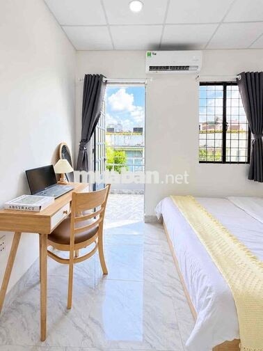 CHO THUÊ CHDV - BAN CÔNG, RỘNG 35m2 NGAY QUANG TRUNG