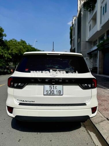 Ford Everest Ambient 2024 7 chỗ 26.000 km