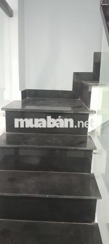 Cho thuê nhà 4PN, 3WC, sân thượng, hẻm 6,5m Bùi Văn Ba