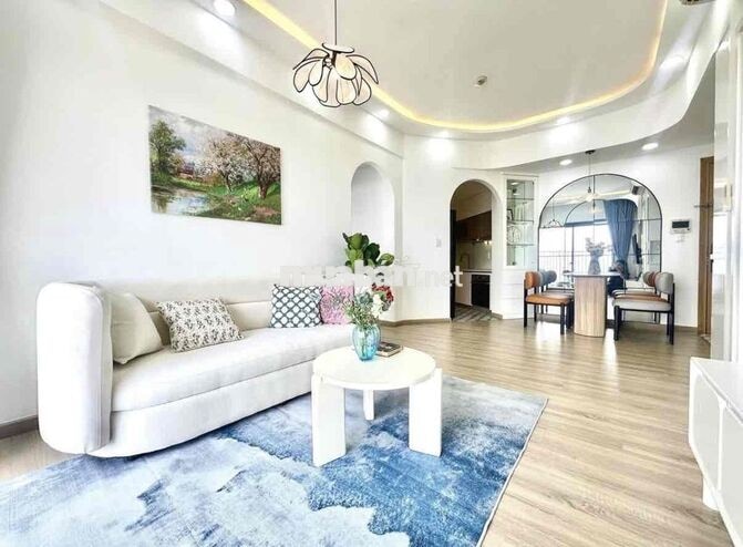 Cách Quận 1 có 2km,sổ sẵn 2 tỷ 15 bao Vat ,Phan Đình Phùng vay kẹt 75%