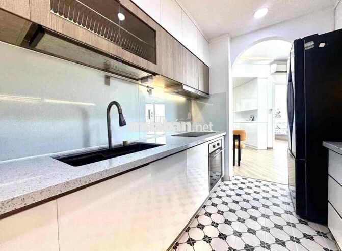 Cách Quận 1 có 2km,sổ sẵn 2 tỷ 15 bao Vat ,Phan Đình Phùng vay kẹt 75%