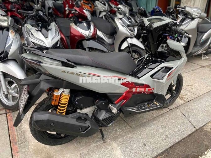 Honda Air Blade 160 2023 xám đỏ mới 90%