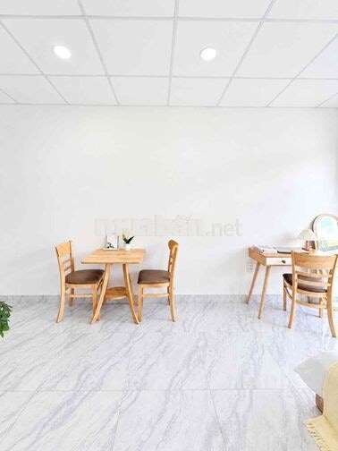 CHO THUÊ CHDV - BAN CÔNG, RỘNG 35m2 NGAY QUANG TRUNG