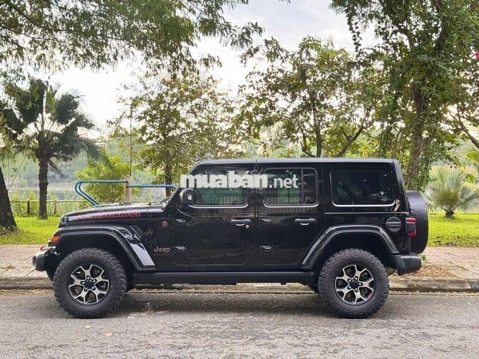 Jeep Wrangler Rubicon 2023, Màu đen, Xe đẹp.